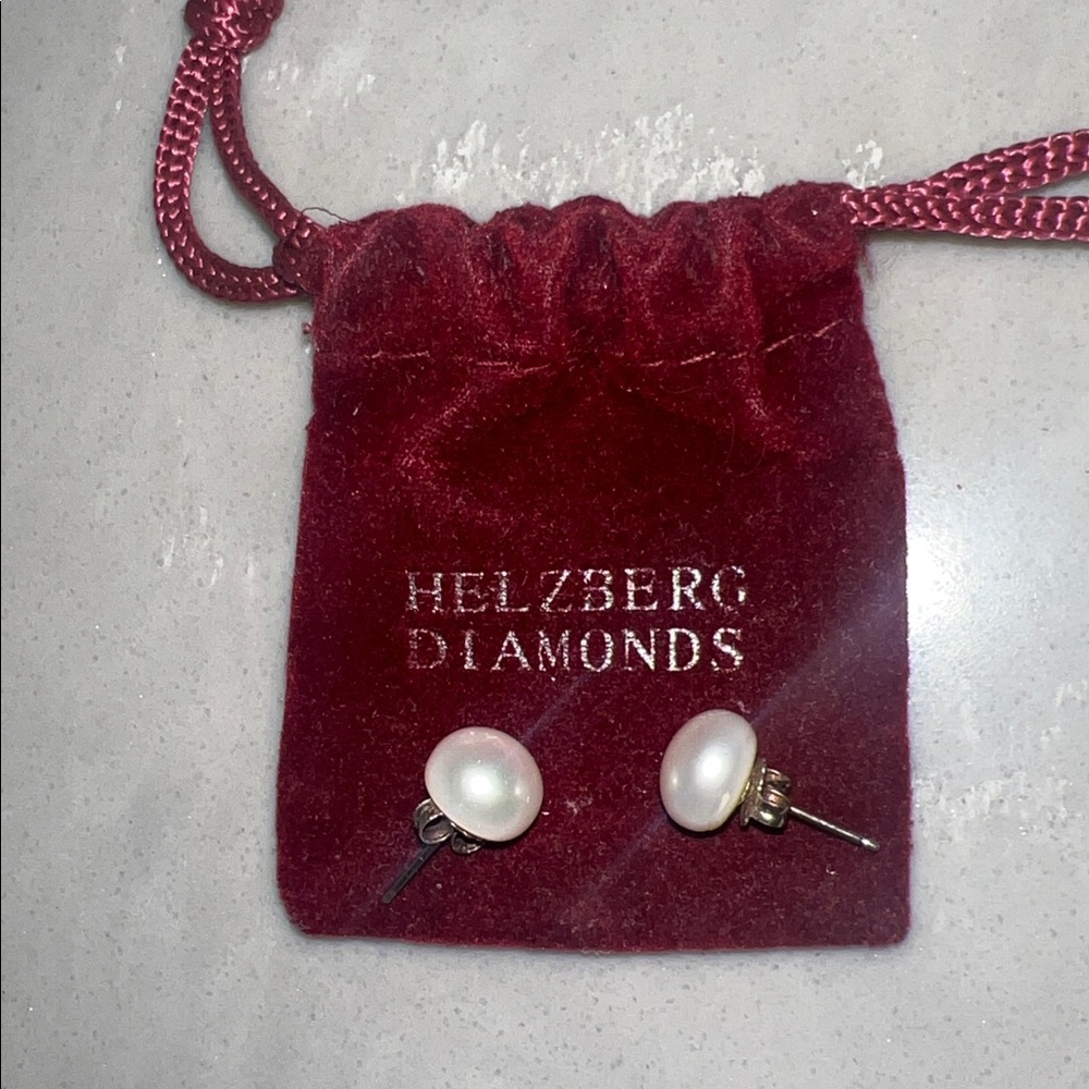 Genuine large size pearl earrings-NEW CONDITION- GREAT GIFT IDEA 🎁